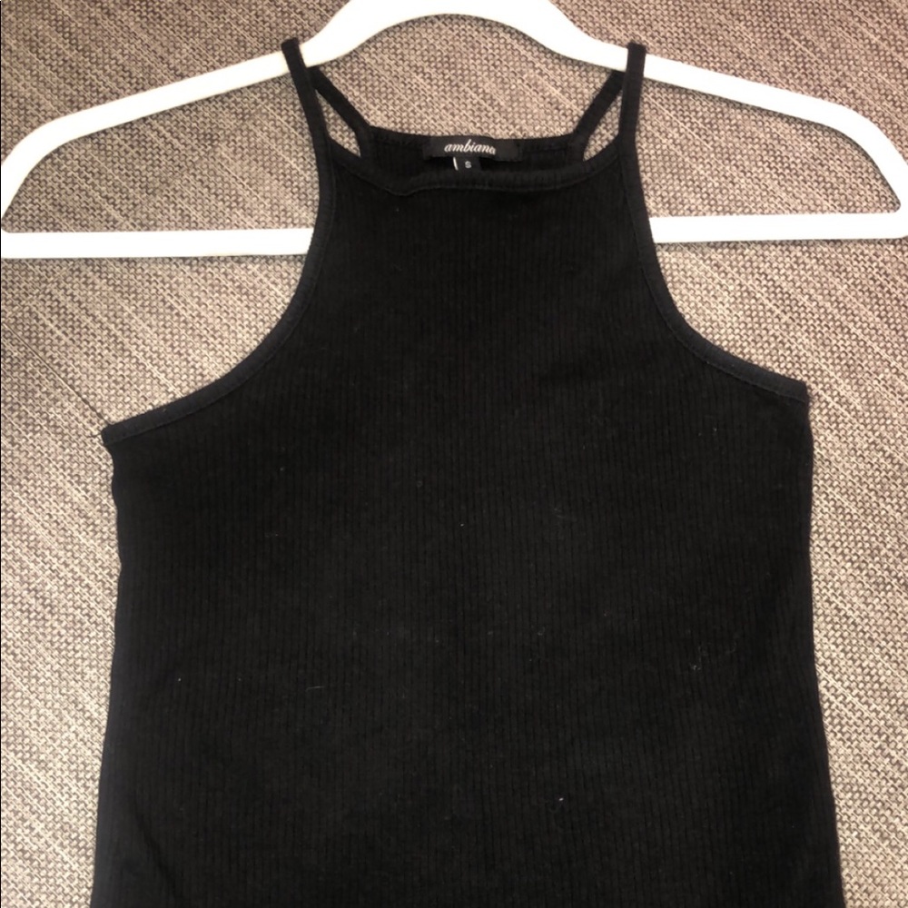 Black cropped tank top